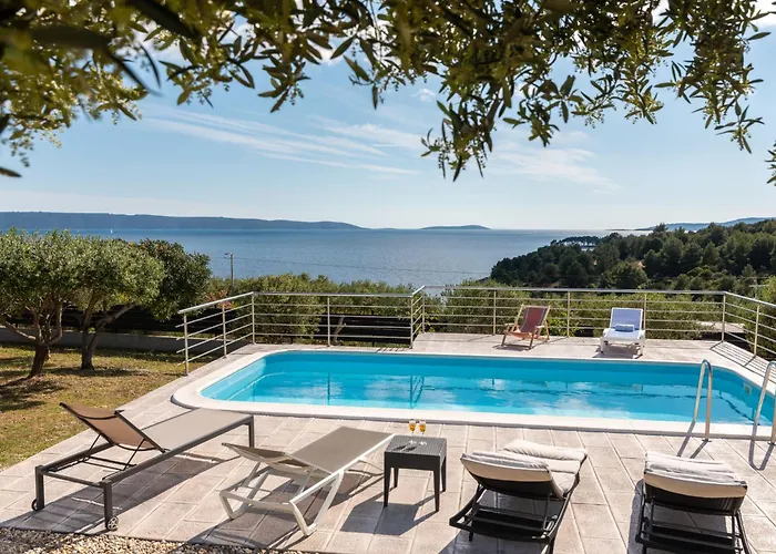 Ria With Heated Pool By Interhome Дом отдыха *