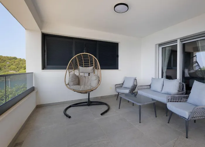 Ria With Heated Pool By Interhome Трогир