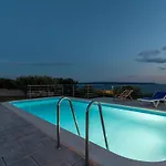 Ria With Heated Pool By Interhome * Τρογκίρ