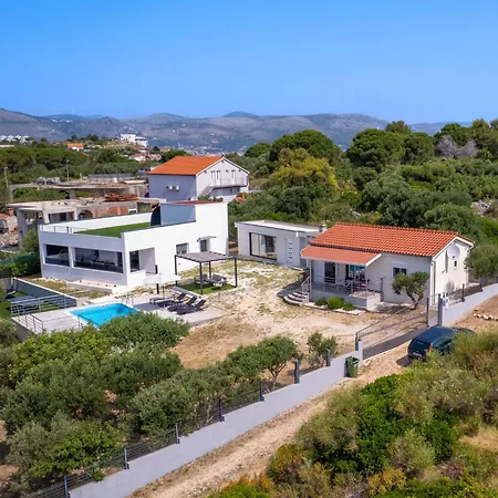 Ria With Heated Pool By Interhome Holiday home *