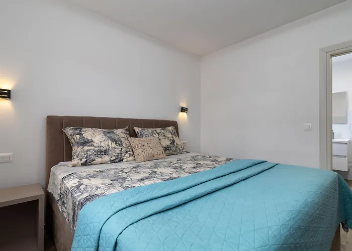 Ria With Heated Pool By Interhome *