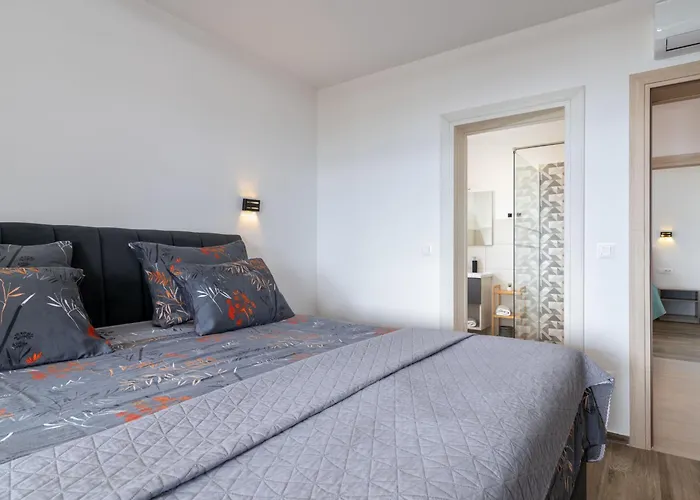 Holiday home Ria With Heated Pool By Interhome