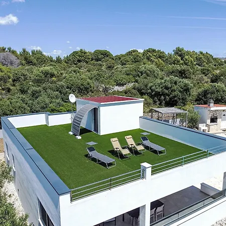 Ria With Heated Pool By Interhome